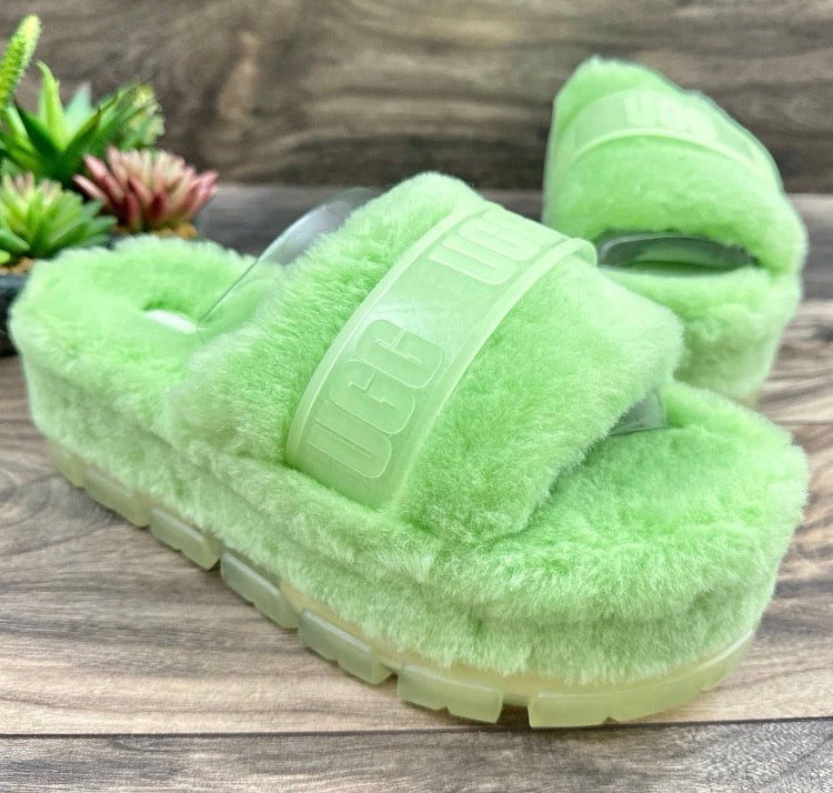 🟢 NEW 🟢 Women’s UGG Slippers - UGG Fluffita Slip On Sandal (WMNS SZ 6 US)