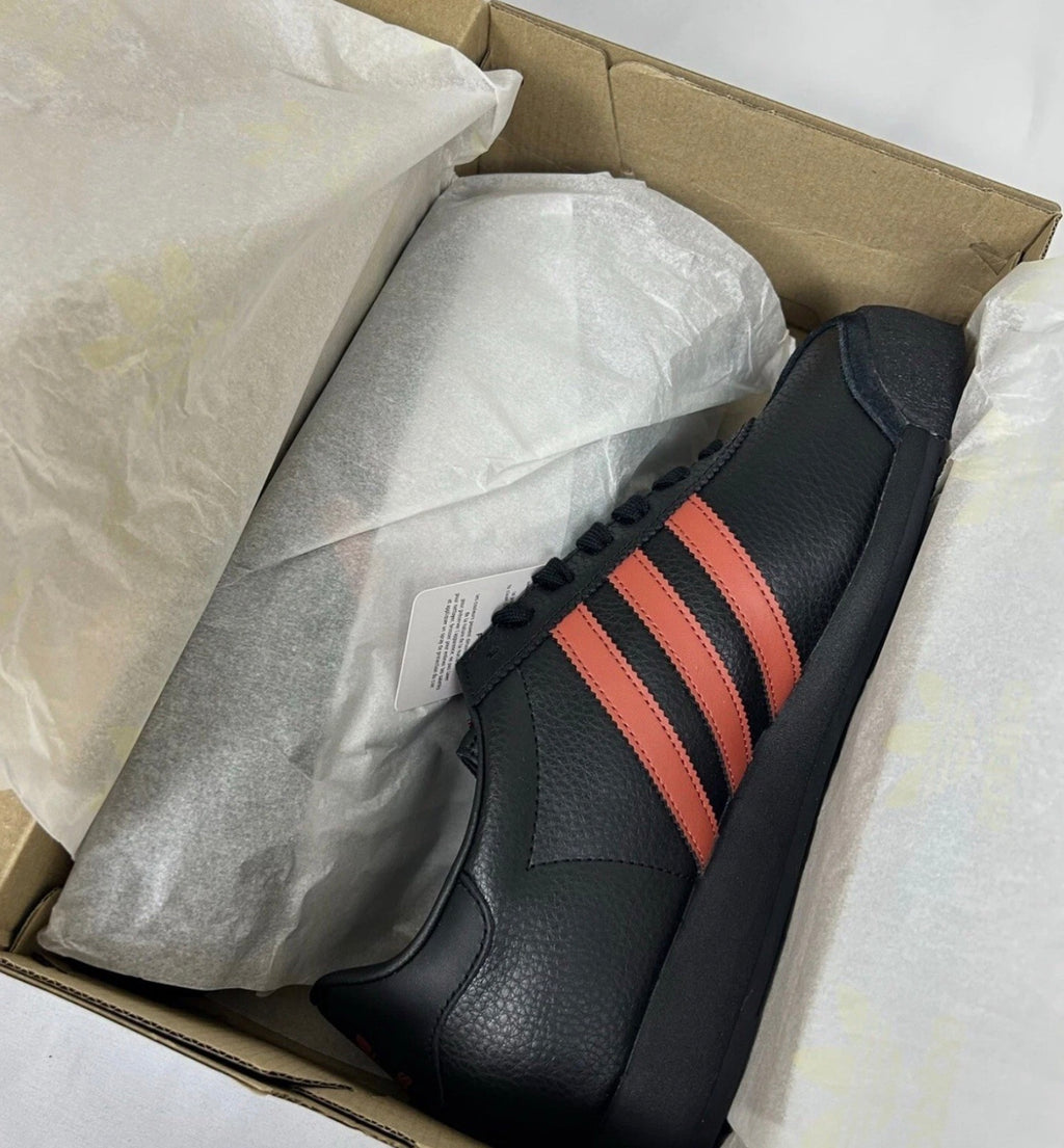 ✅ NEW ✅ Men’s Adidas Samoa Athletic Sport Sneaker - (Men’s Size 10 US)
