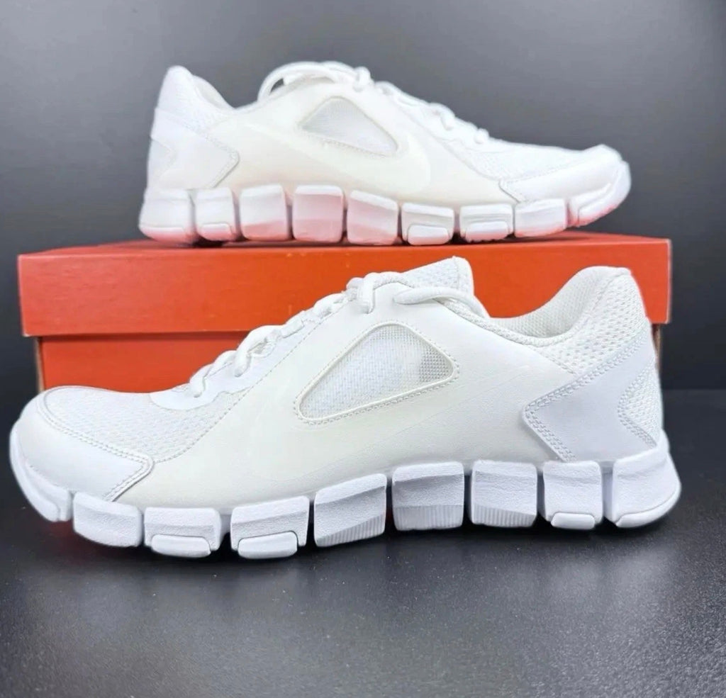 ✅ NEW ✅ Nike Men’s Athletic Running Sneaker - (Men’s Size 11 US)