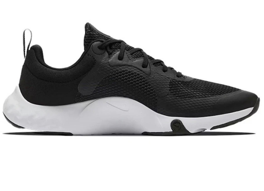 ✅ NEW ✅ Nike Women’s Athletic Running Sneaker - (Women’s Size 8.5 US)