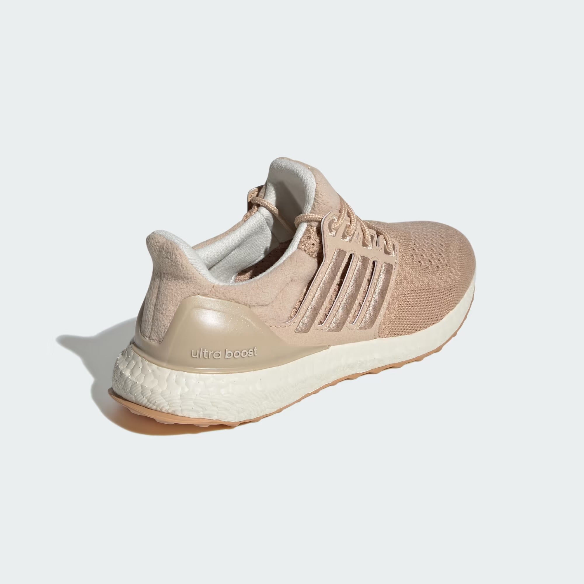 🟢 NEW 🟢 Women’s Adidas Ultraboost Running Sneaker - (Women’s Size 9.5 US)