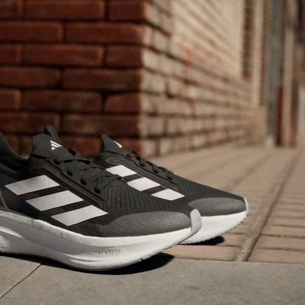 🟢 NEW 🟢 Women’s Adidas Ultraboost 5X Athletic Sneaker - (Women’s SZ 6 US)