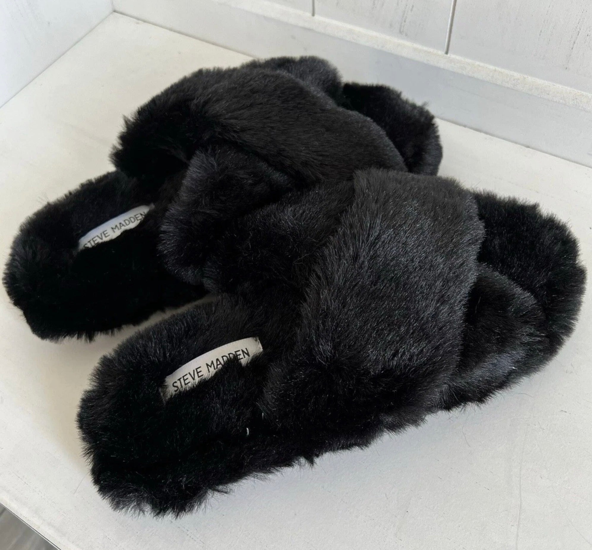 🟢 NEW 🟢 Womens Slip On Bedroom Slippers - Steve Madden (Size 5Y Or 6 Women’s US)✅