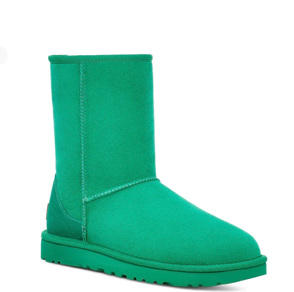 🟢 NEW 🟢 UGG Women’s Classic Short Boots - (Women’s SZ 7 US)