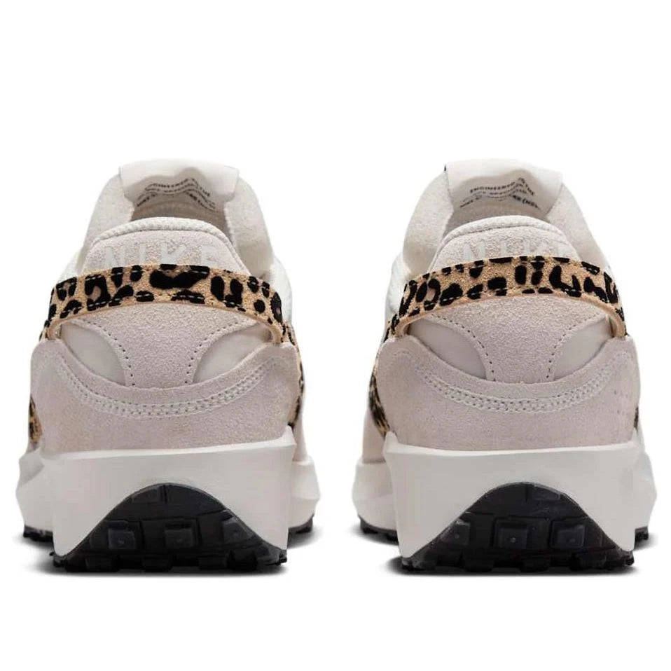 ✅ NEW ✅ Nike Waffle Athletic Running Sneaker - (Women’s Size 9.5 US)