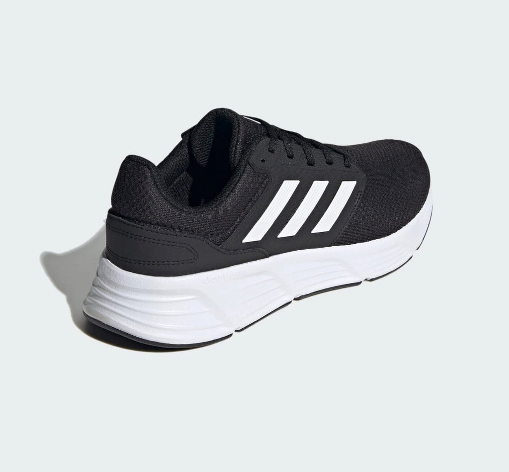 🟢 NEW 🟢 Adidas Men’s Athletic Sport Sneaker - (Men’s SZ 11.5 US)