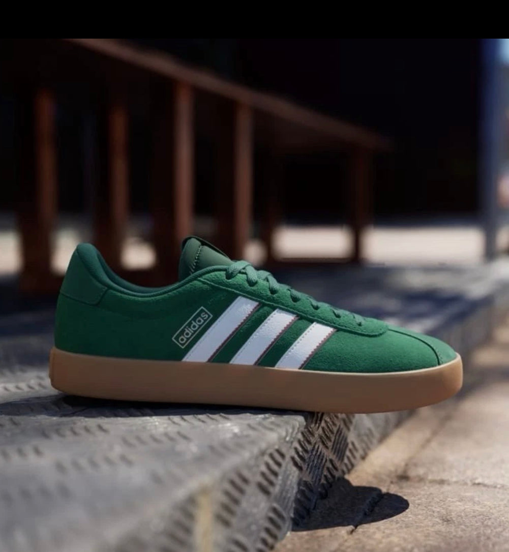 🟢 NEW 🟢 Adidas Men’s Athletic Sport Sneaker - (Men’s SZ 11 US)