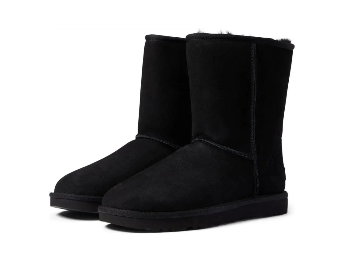 🟢 NEW 🟢 UGG Women’s Classic Short Boots - (Women’s SZ 6 US)