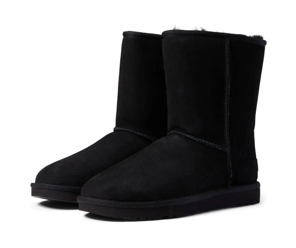 🟢 NEW 🟢 UGG Women’s Classic Short Boots - (Women’s SZ 6 US)