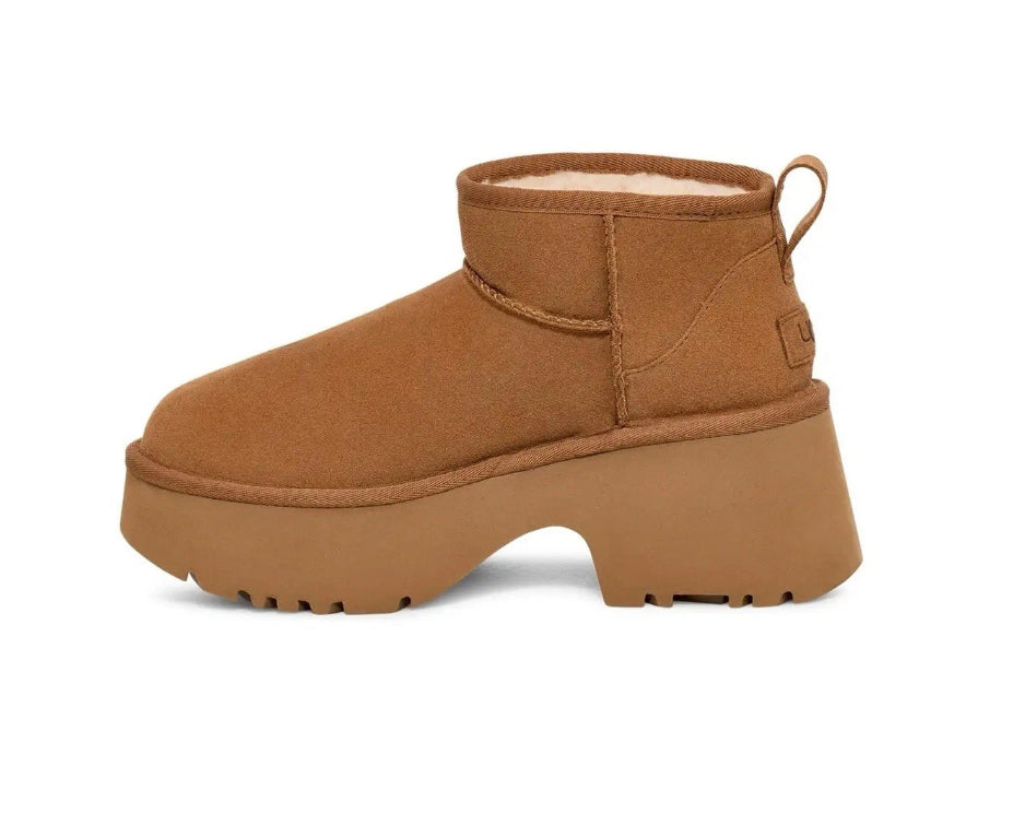 🟢 NEW 🟢 UGG Women’s Classic Ultra Mini Boots - (Women’s 9 US)