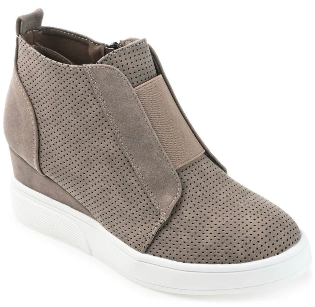 🟢 NEW 🟢 Women’s Slip On Wedge Sneaker - Steve Madden (Size 9 US Womens) ✅