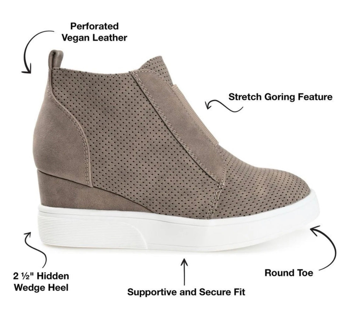 🟢 NEW 🟢 Women’s Slip On Wedge Sneaker - Steve Madden (Size 9 US Womens) ✅